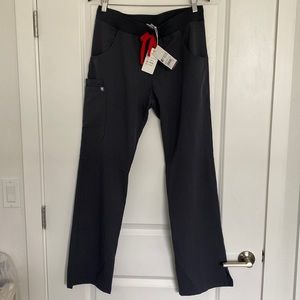 NWT FIGS - Kade cargo pant tall - M